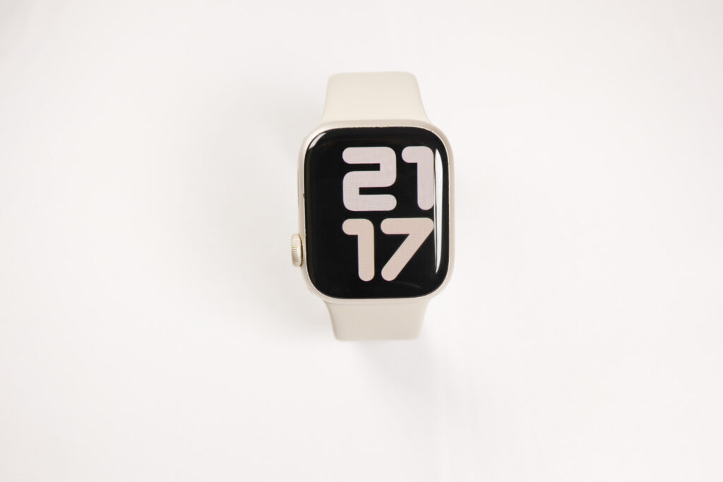 Apple Watch 7（拡大点灯正面）