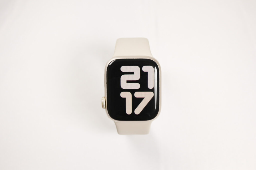 Apple Watch 7（拡大点灯正面）2