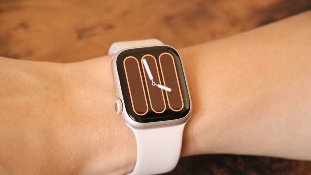 Apple Watch（文字盤１３・腕につけて）