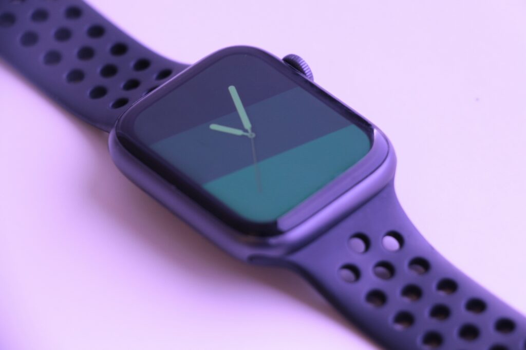 Apple Watch（紫色背景）